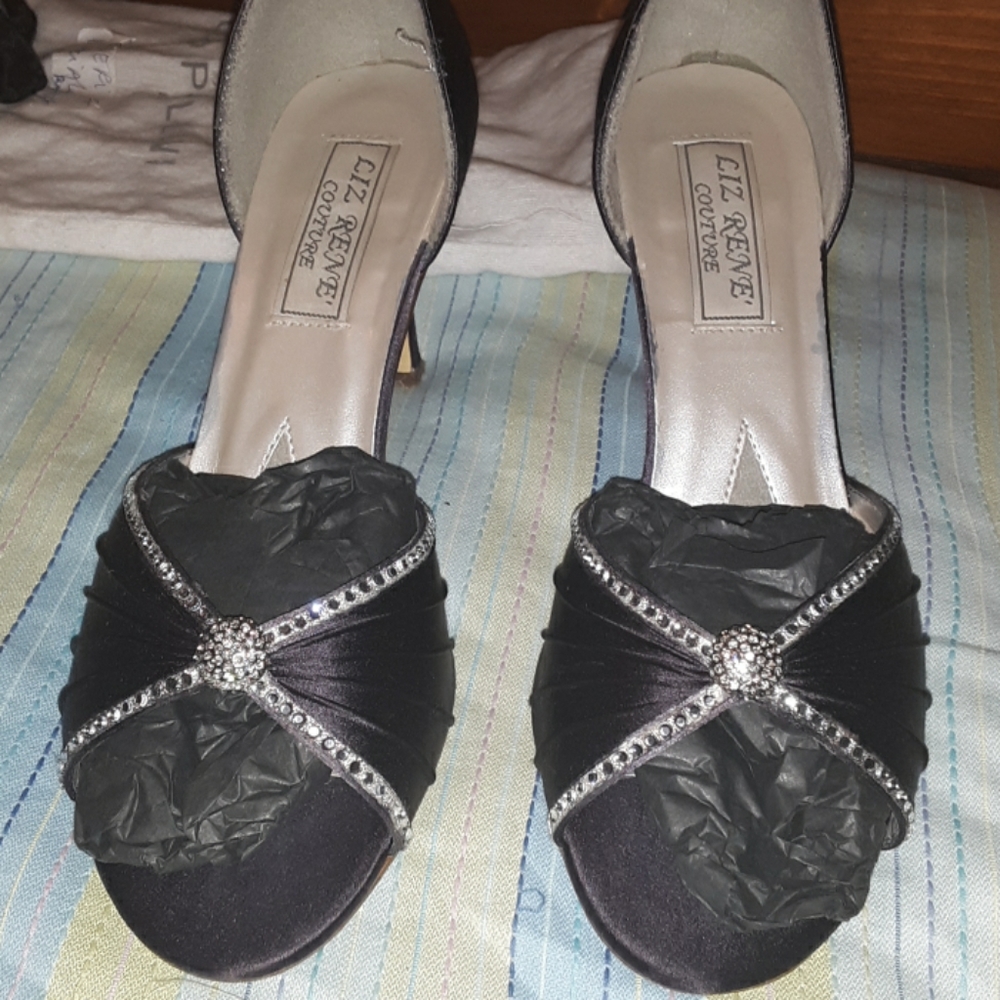 Gorgeous deep purple pumps